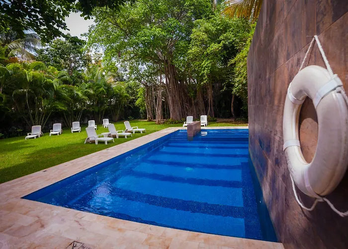 Nina Hotel 4*